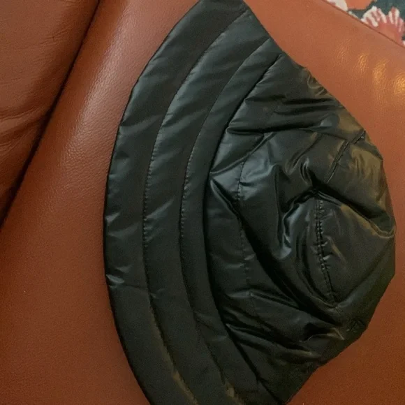 Anthropologie hat - Picture 6 of 6